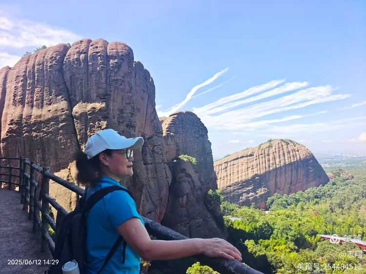 上饶寻仙地标之二：龟峰